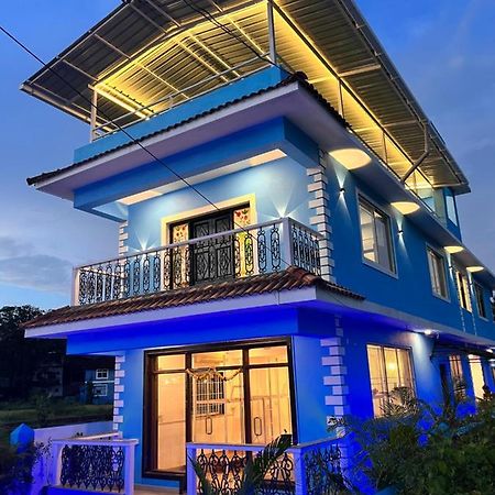 Dibs On Blue Morjim Hostel Εξωτερικό φωτογραφία