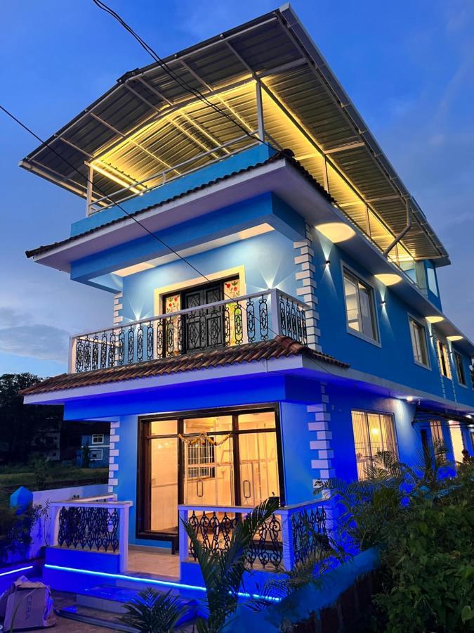 Dibs On Blue Morjim Hostel Εξωτερικό φωτογραφία