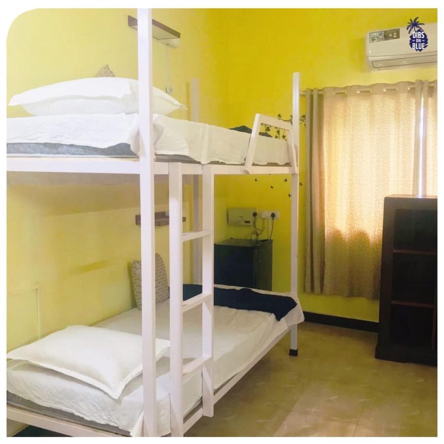 Dibs On Blue Morjim Hostel Εξωτερικό φωτογραφία